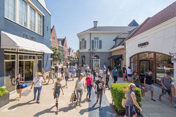 Einkaufen im Designer Outlet